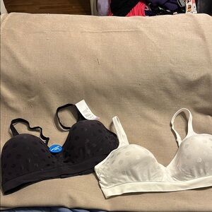 Hanes Fuller Coverage Seamless T-Shirt Bras (2)